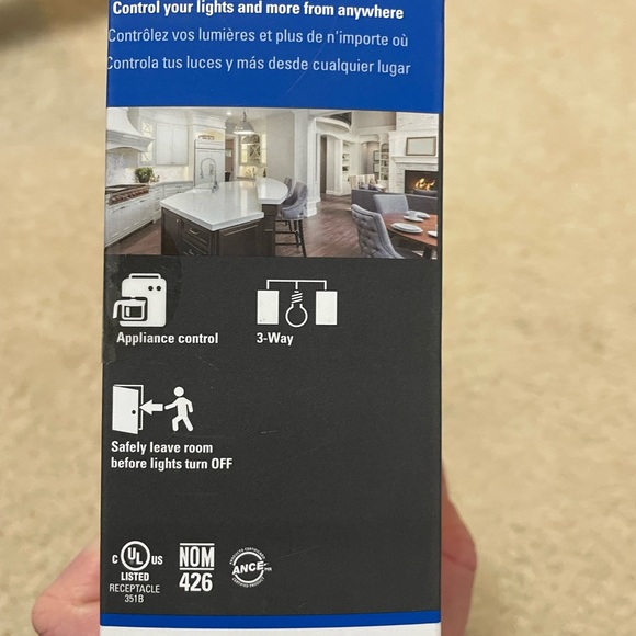 NIB Eaton Wi-Fi smart duplex receptacle - Picture 5 of 6